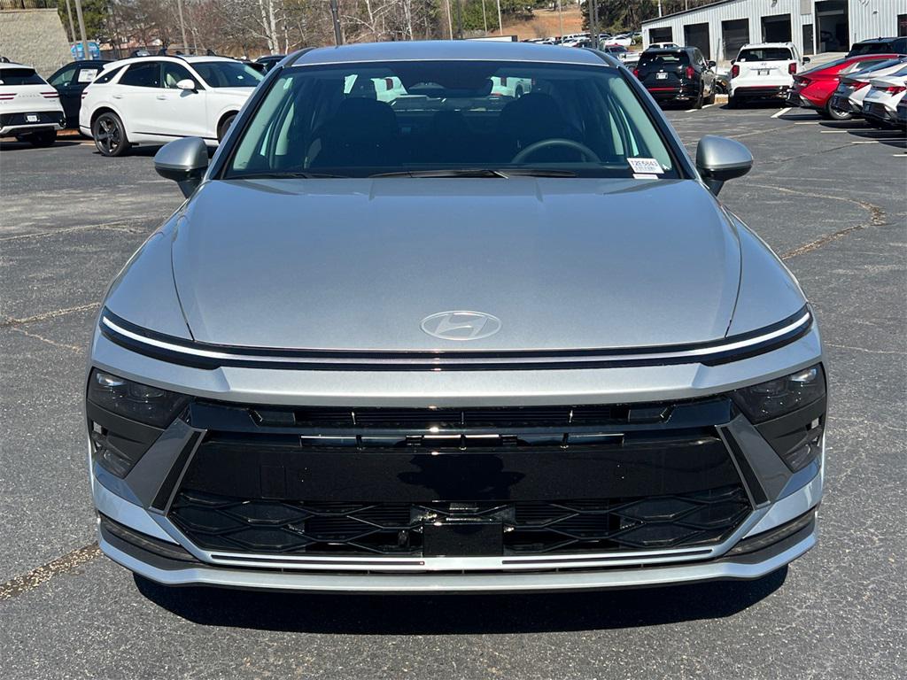 2025 Hyundai Sonata SE photo 2