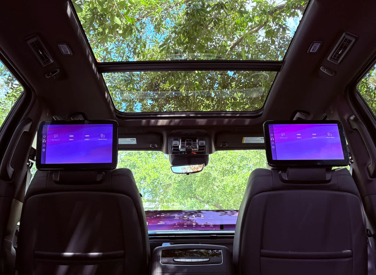2025 Cadillac Escalade ESV Sport photo 8