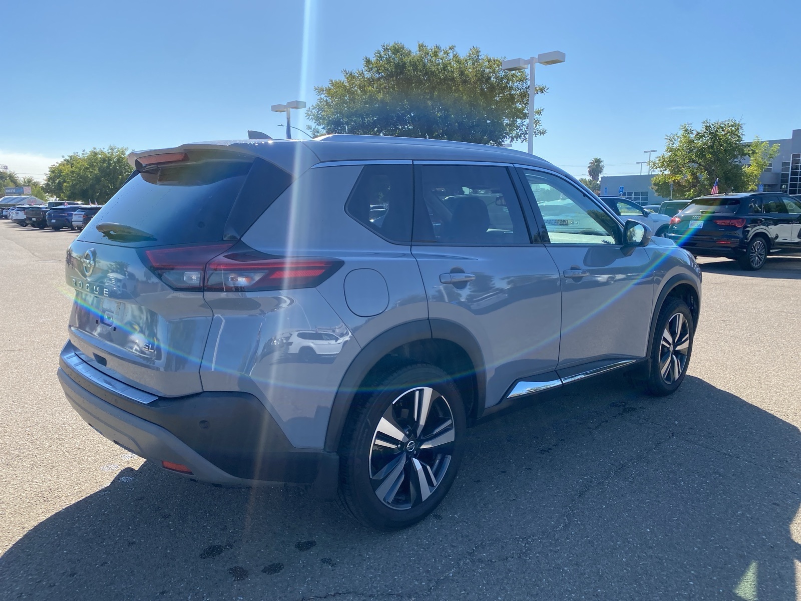 2021 Nissan Rogue SL photo 2