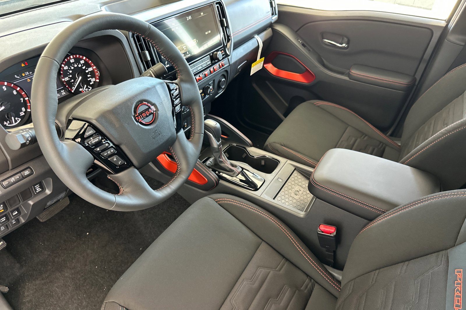 2025 Nissan Frontier Crew Cab PRO-4X photo 10