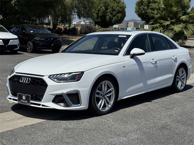 2023 Audi A4 45 S line Premium Plus photo 3