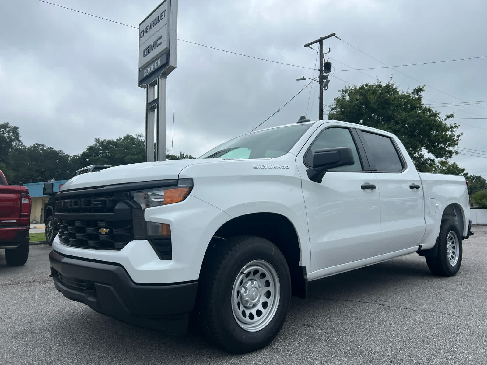 2025 Chevrolet Silverado 1500 photo 3
