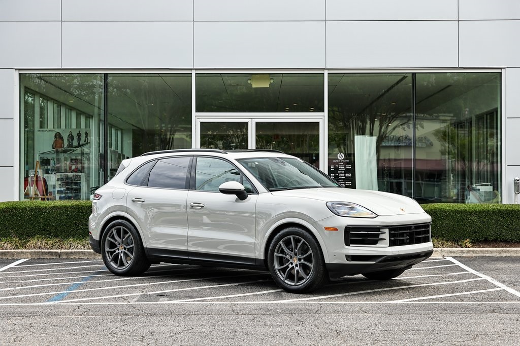 2026 Porsche Cayenne photo 9