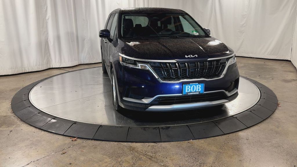2022 Kia Carnival LXS photo 4