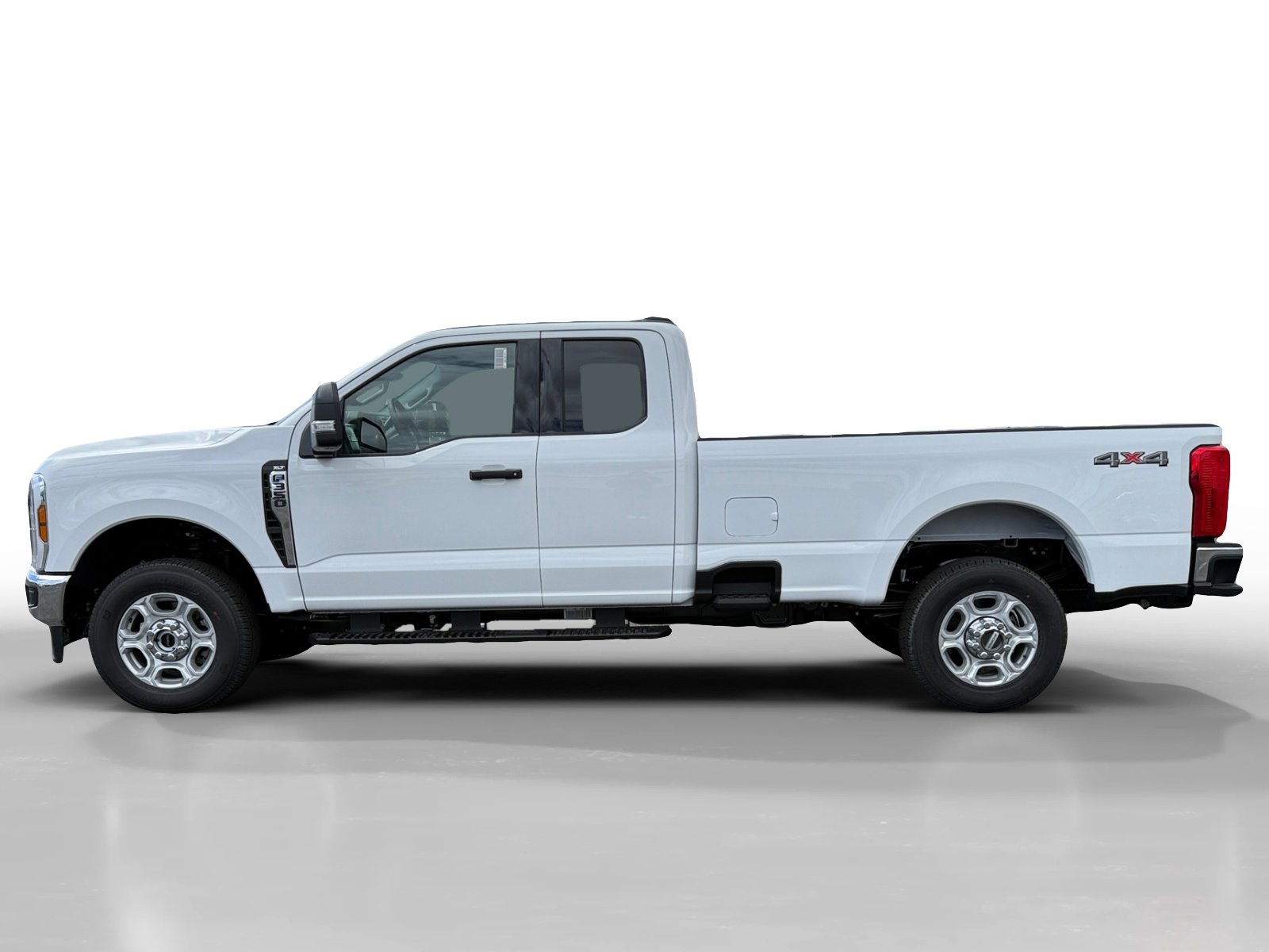 2025 Ford F-350 XLT photo 2