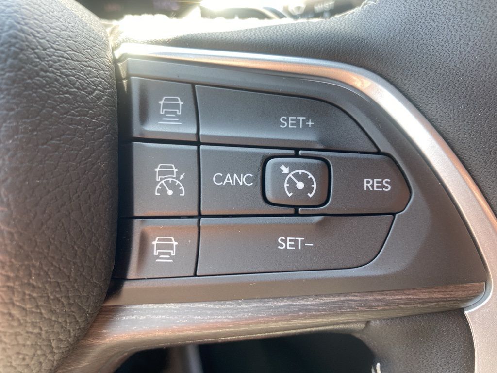 2025 Jeep Grand Cherokee Limited photo 32