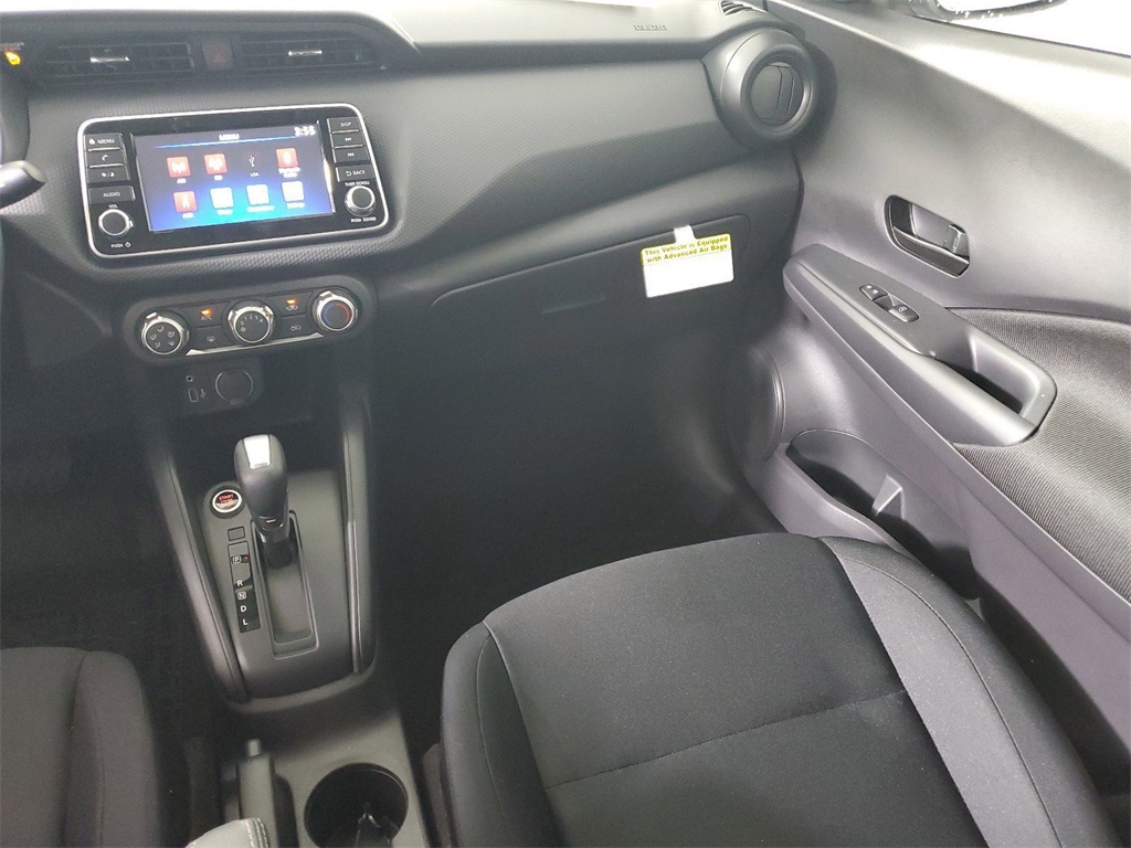 2024 Nissan Kicks S photo 11