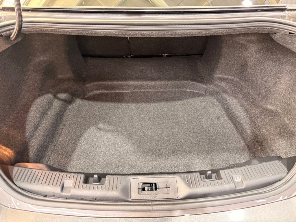 2019 Ford Taurus SEL photo 11