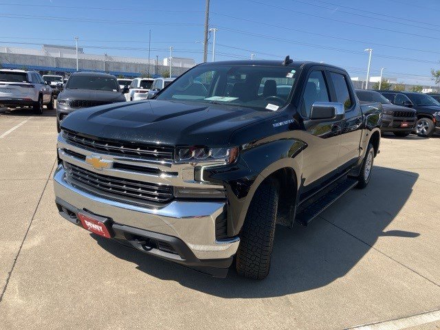 2021 Chevrolet Silverado 1500 LT photo 3