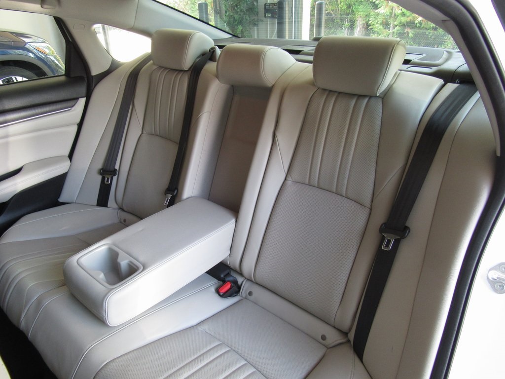 2022 Honda Accord Hybrid Touring photo 15