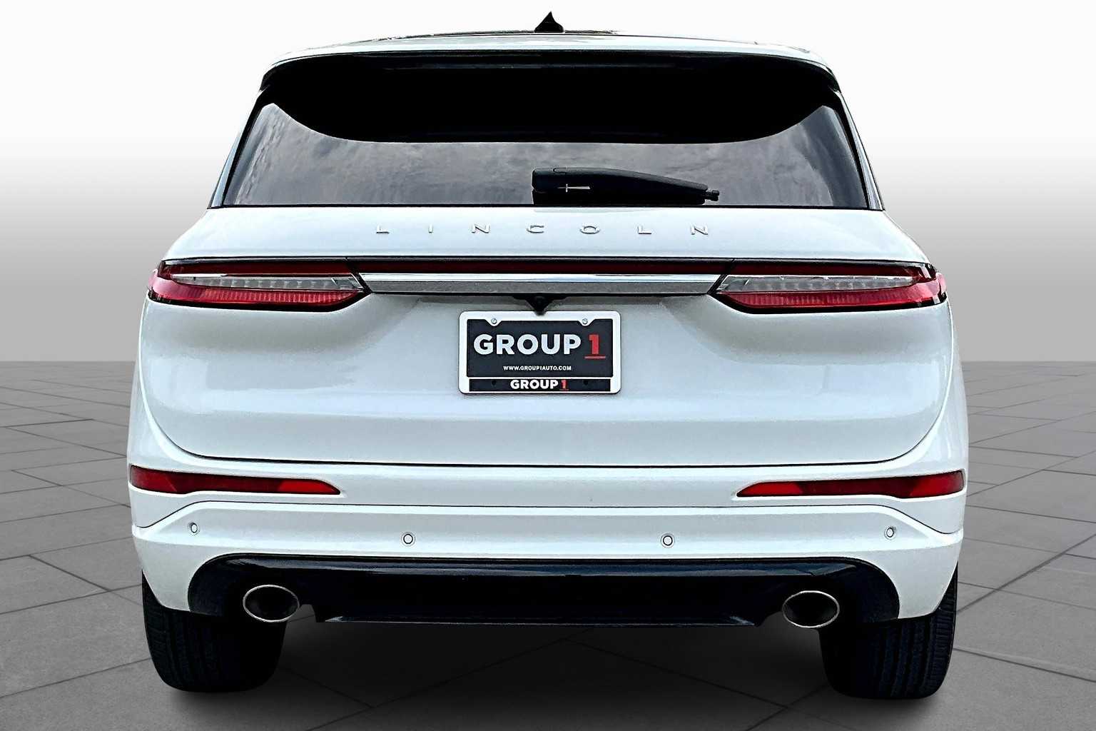 2023 Lincoln Corsair Standard photo 4