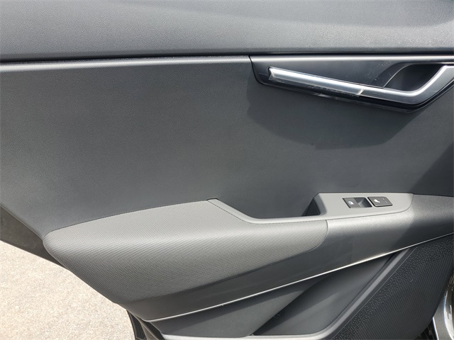2025 Kia Niro Plug-In Hybrid SX photo 8