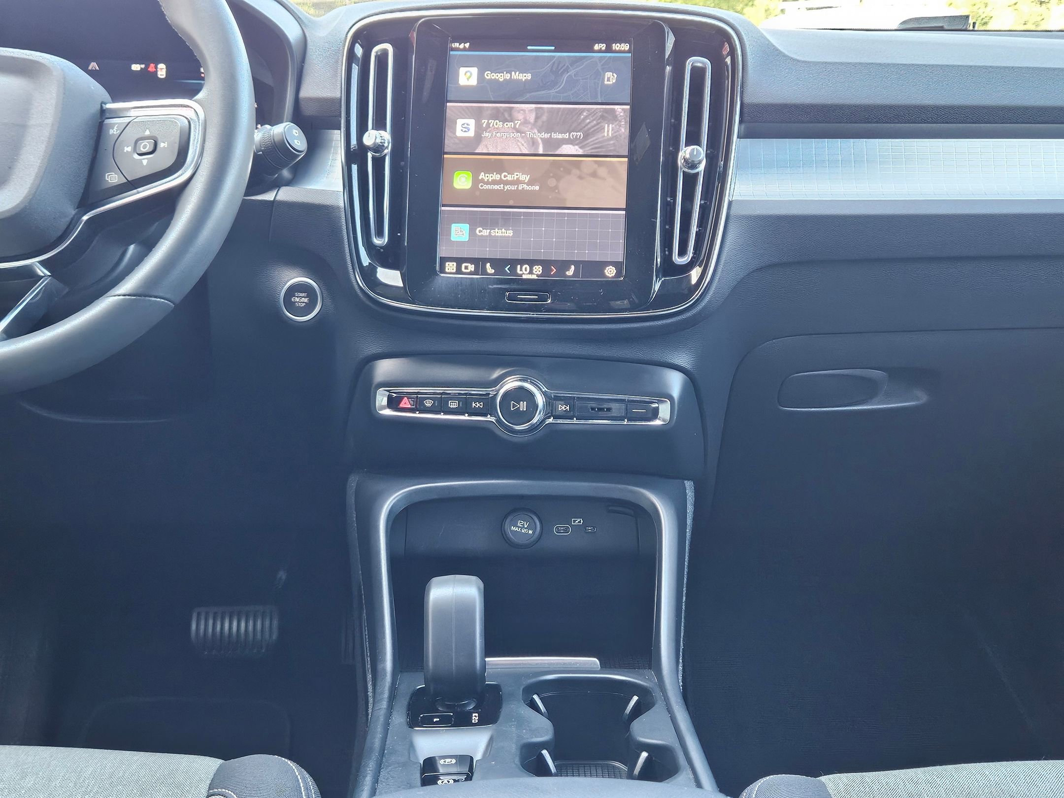 2023 Volvo XC40 Core photo 10