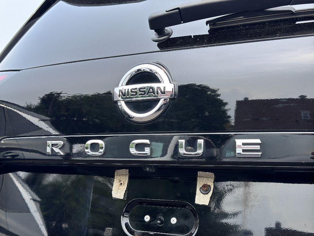 2021 Nissan Rogue SV photo 7