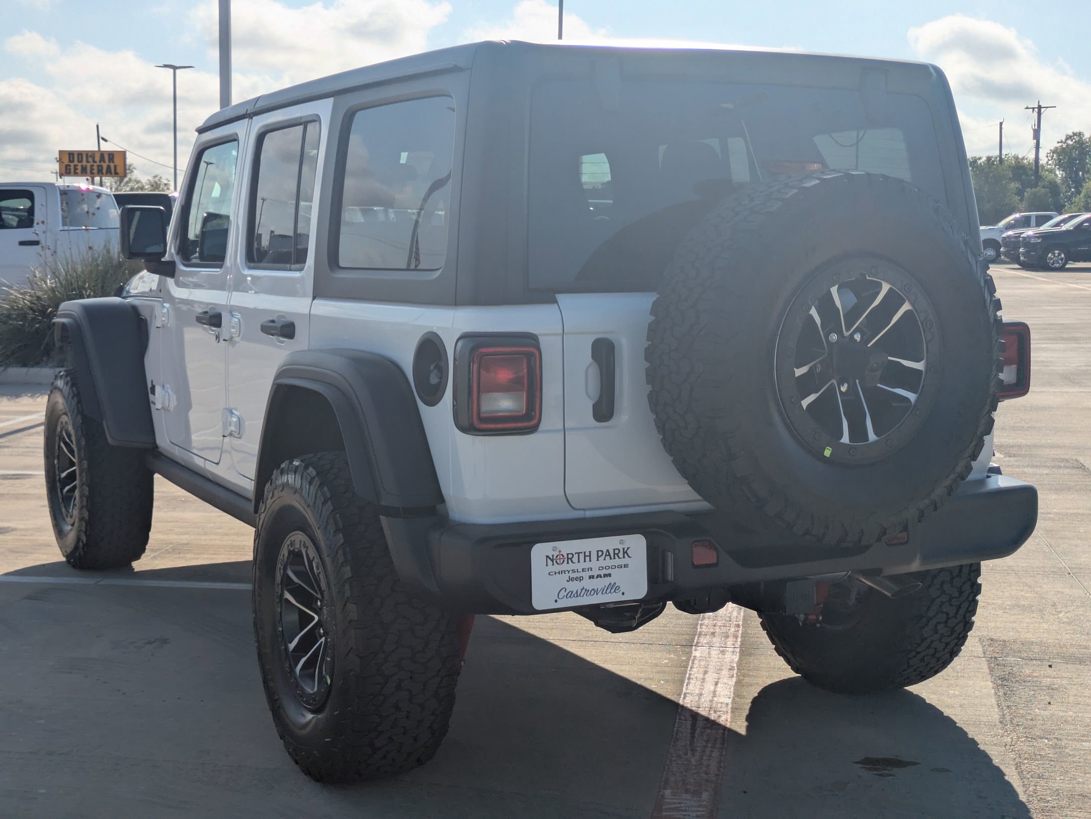 2025 Jeep Wrangler Willys photo 5