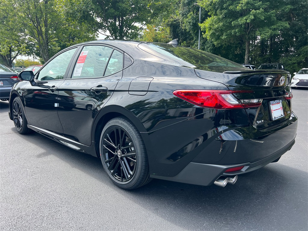 2025 Toyota Camry SE photo 5