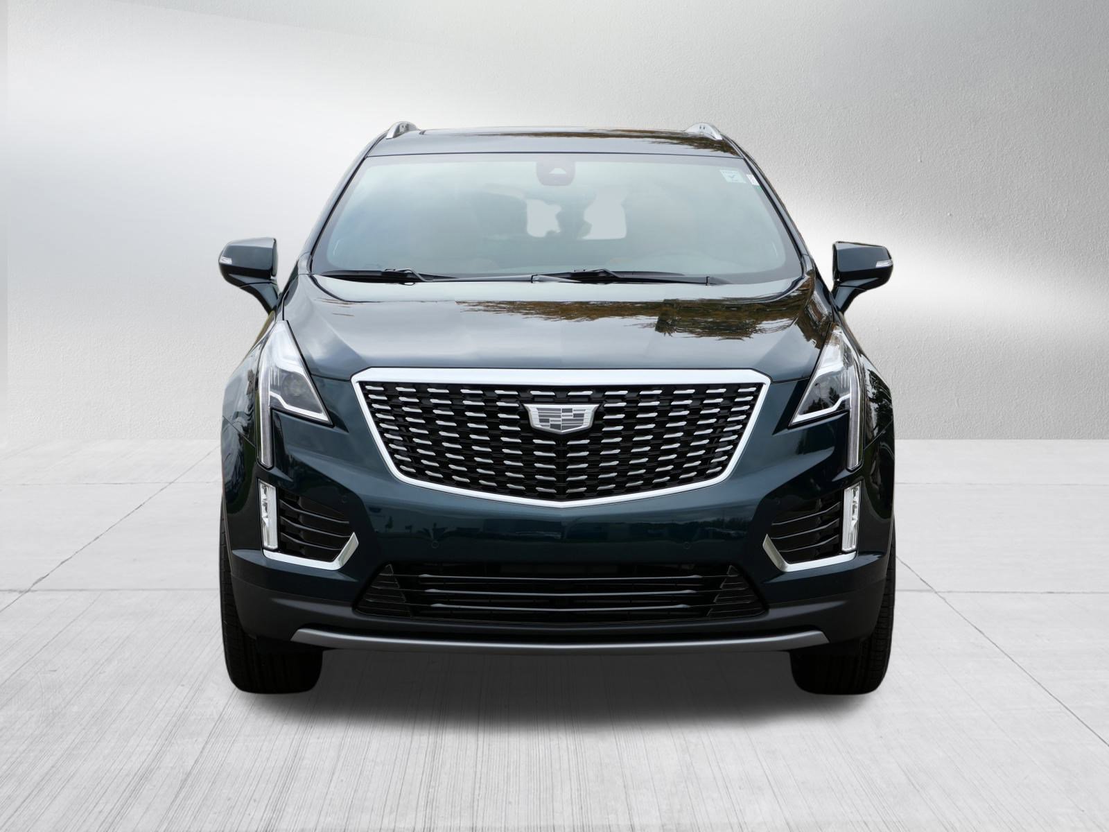 2025 Cadillac XT5 Premium Luxury photo 2