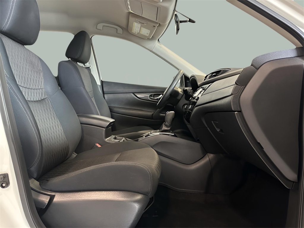 2017 Nissan Rogue S photo 19