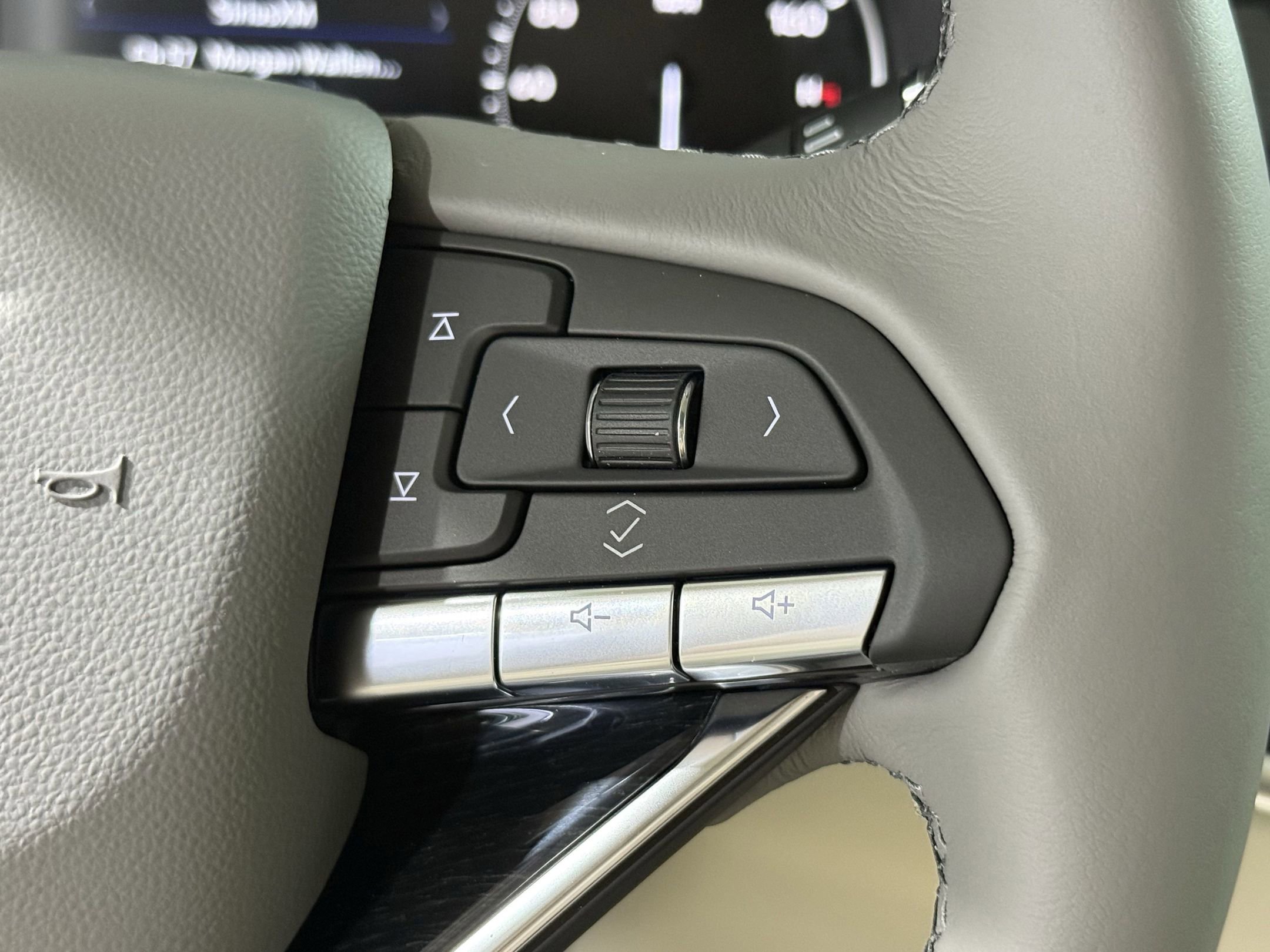 2025 Cadillac XT6 Premium Luxury photo 24