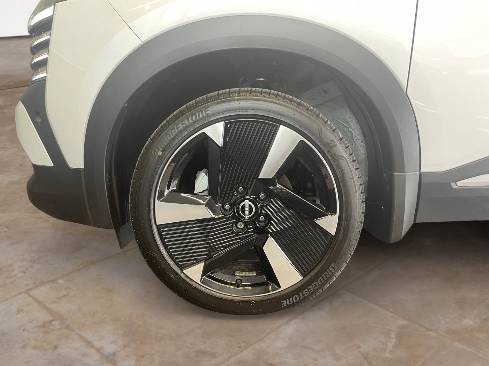 2025 Nissan Kicks SR photo 22