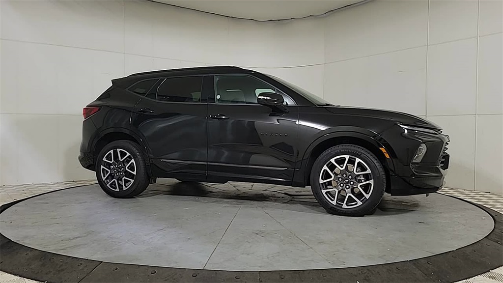 2025 CHEVROLET BLAZER - Image 9