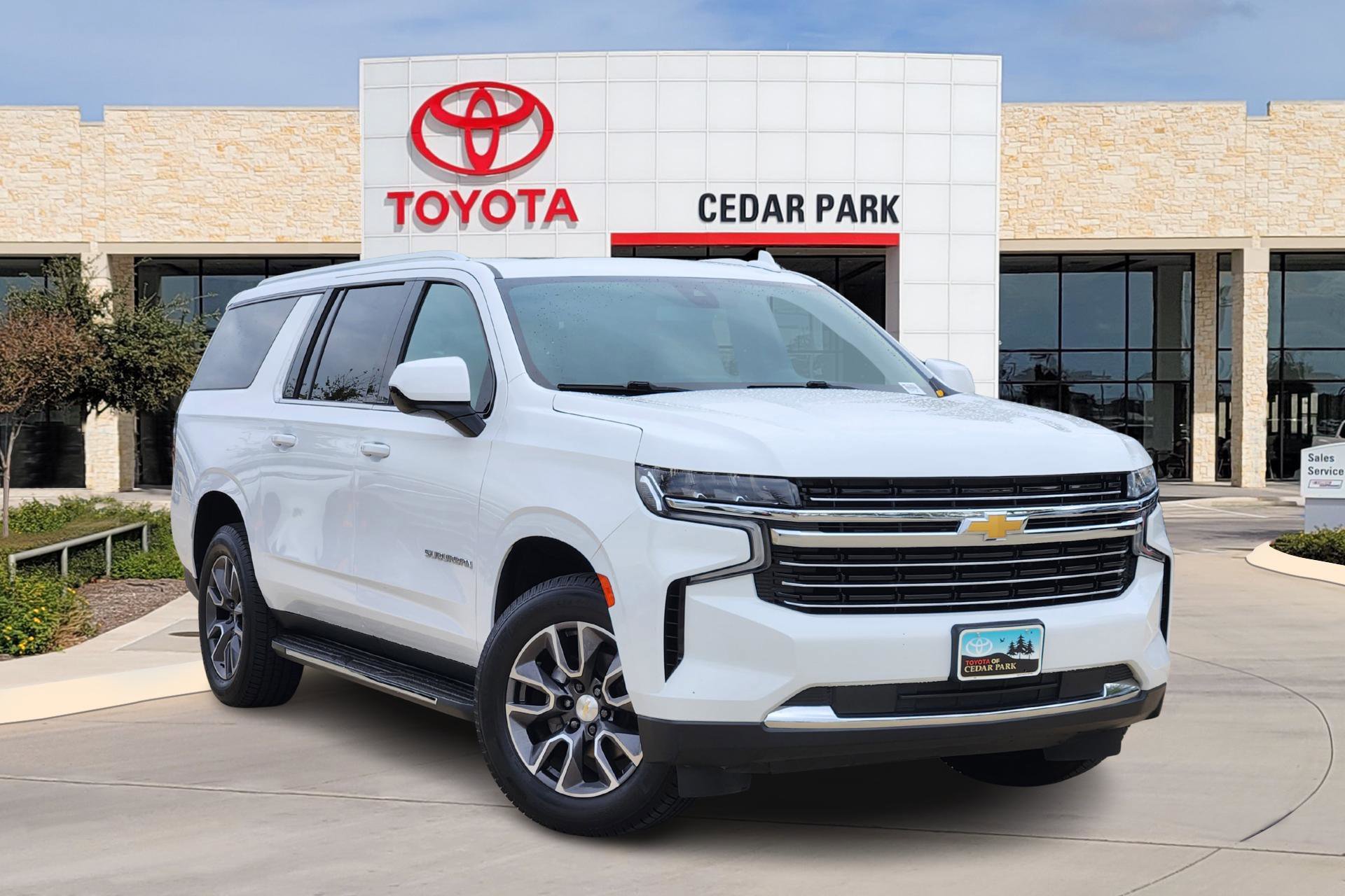 2021 Chevrolet Suburban LT's photo