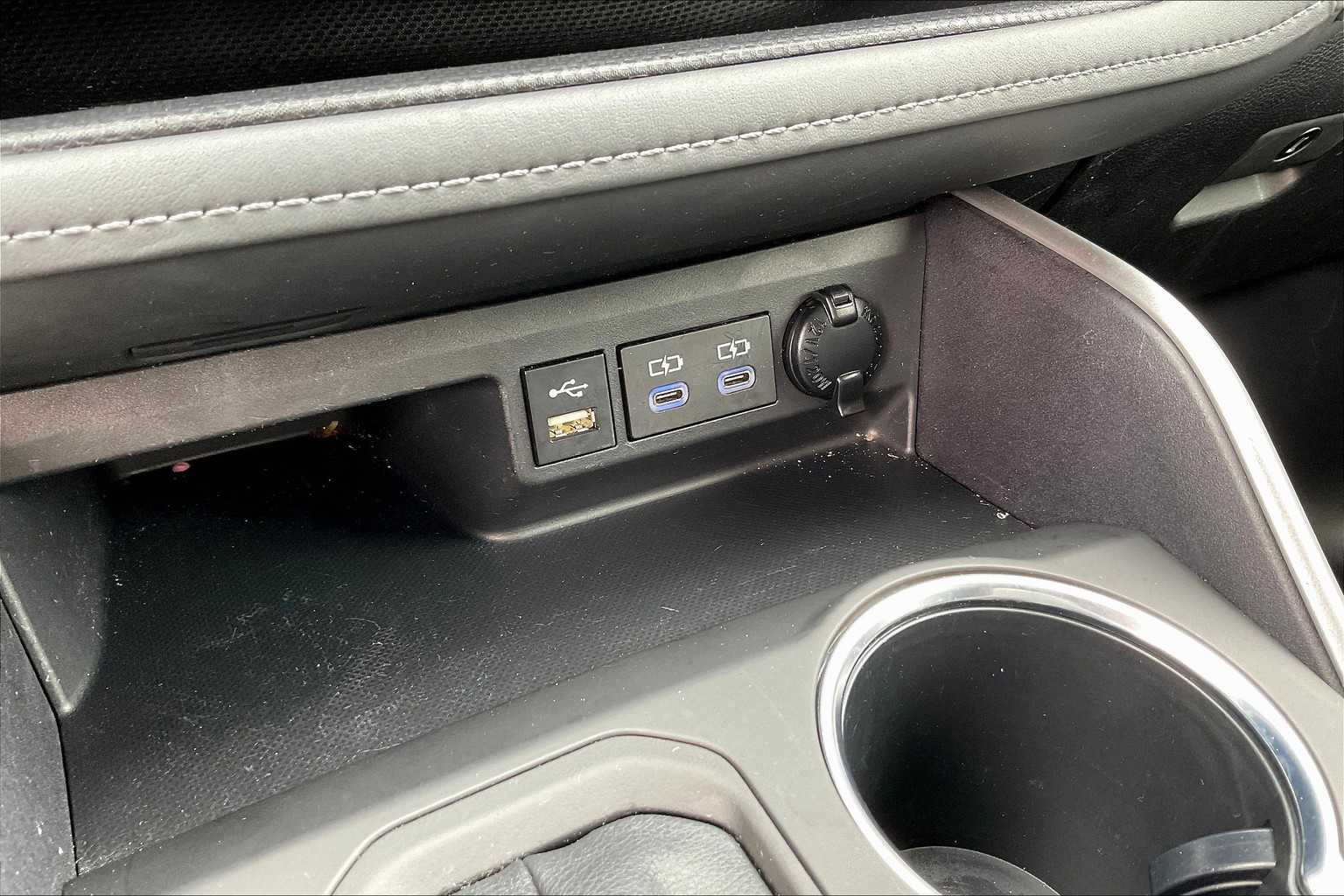 2022 Toyota Highlander XLE photo 27