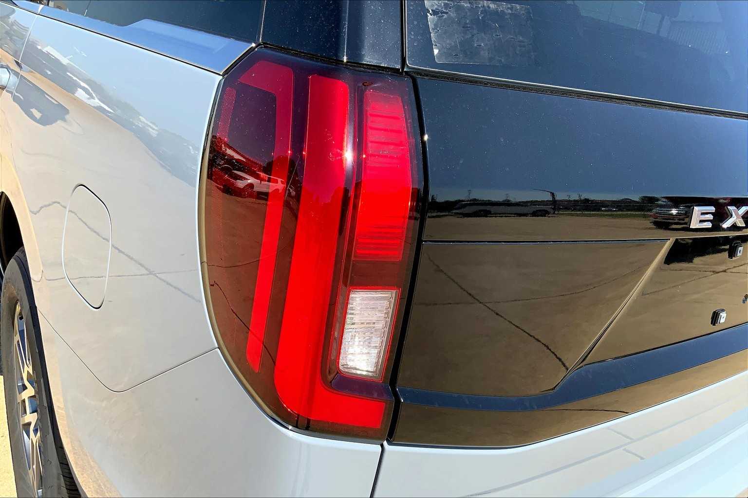 2025 Ford Expedition photo 14