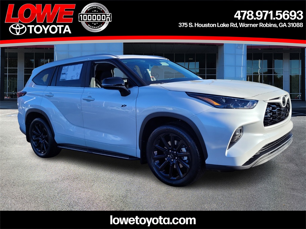 2026 Toyota Highlander XLE's photo
