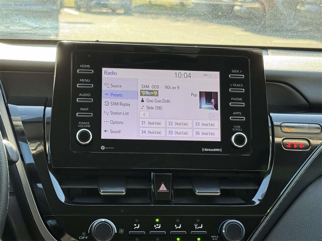 2021 Toyota Camry LE photo 3