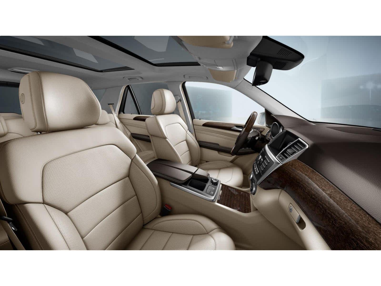 2015 Mercedes Benz ML 350 4MATIC photo 3