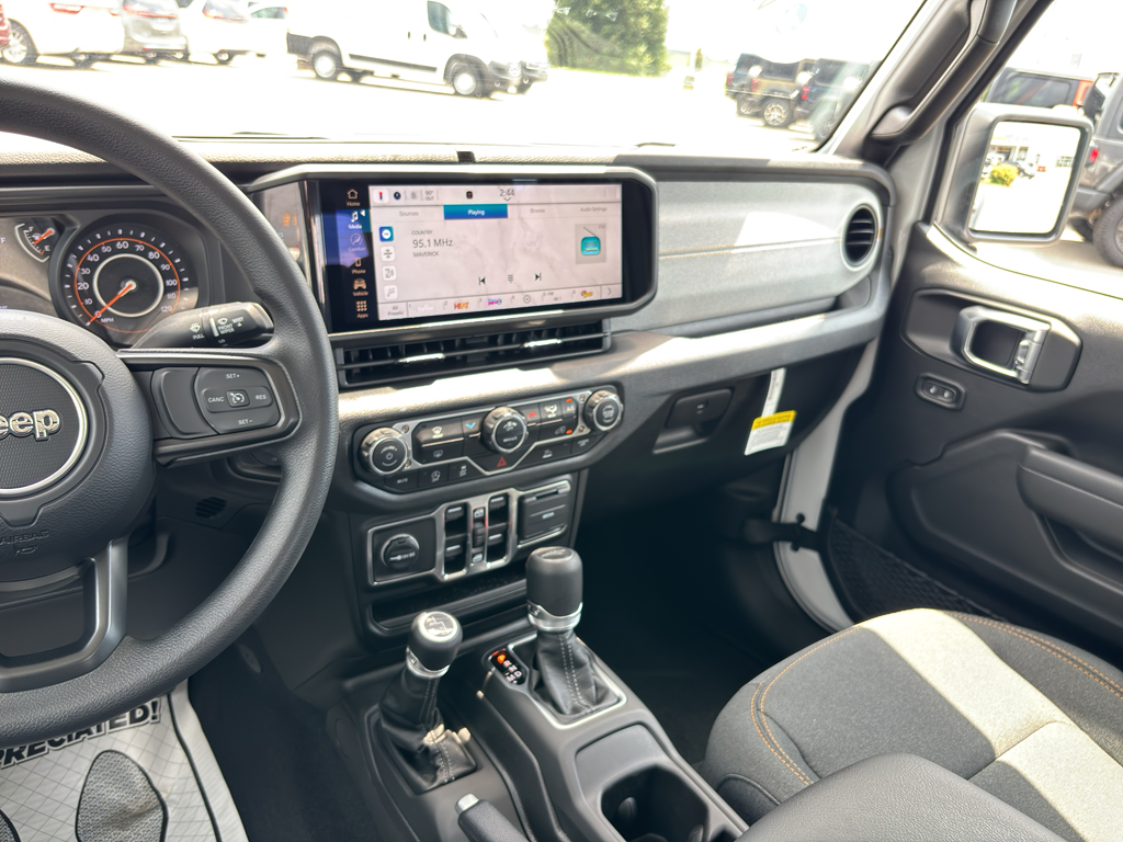 2025 Jeep Gladiator Sport photo 27