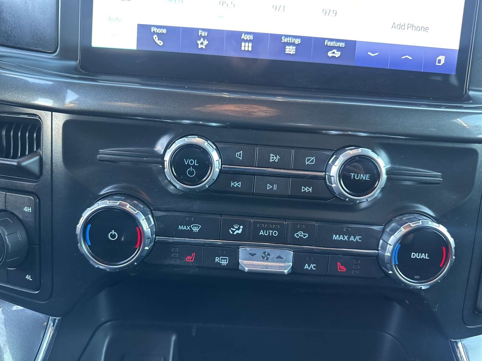 2022 Ford F-150 XLT photo 3