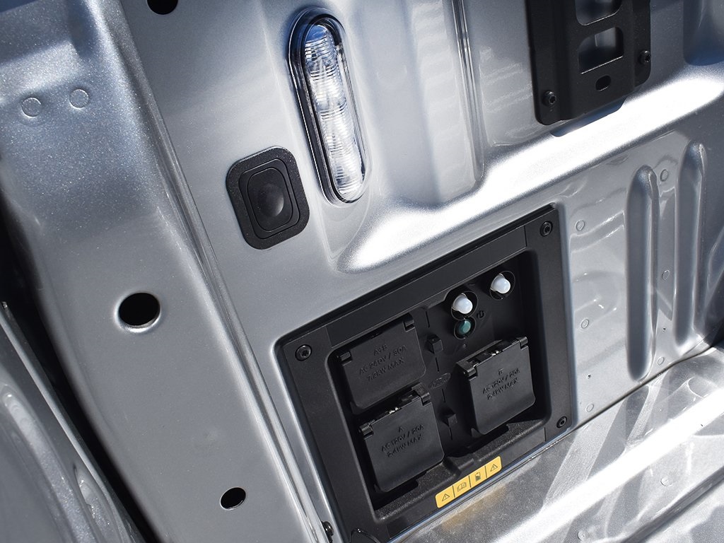2025 Ford F-150 Lightning XLT photo 27