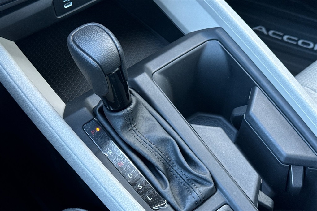 2025 Honda Accord LX photo 21