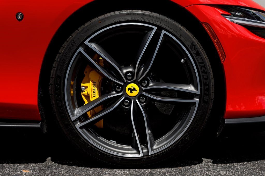 2025 Ferrari Roma Spider photo 42
