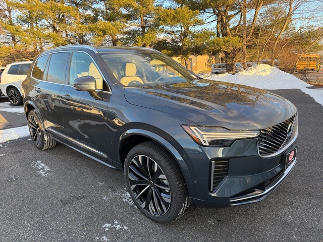 2026 Volvo XC90 Plus's photo