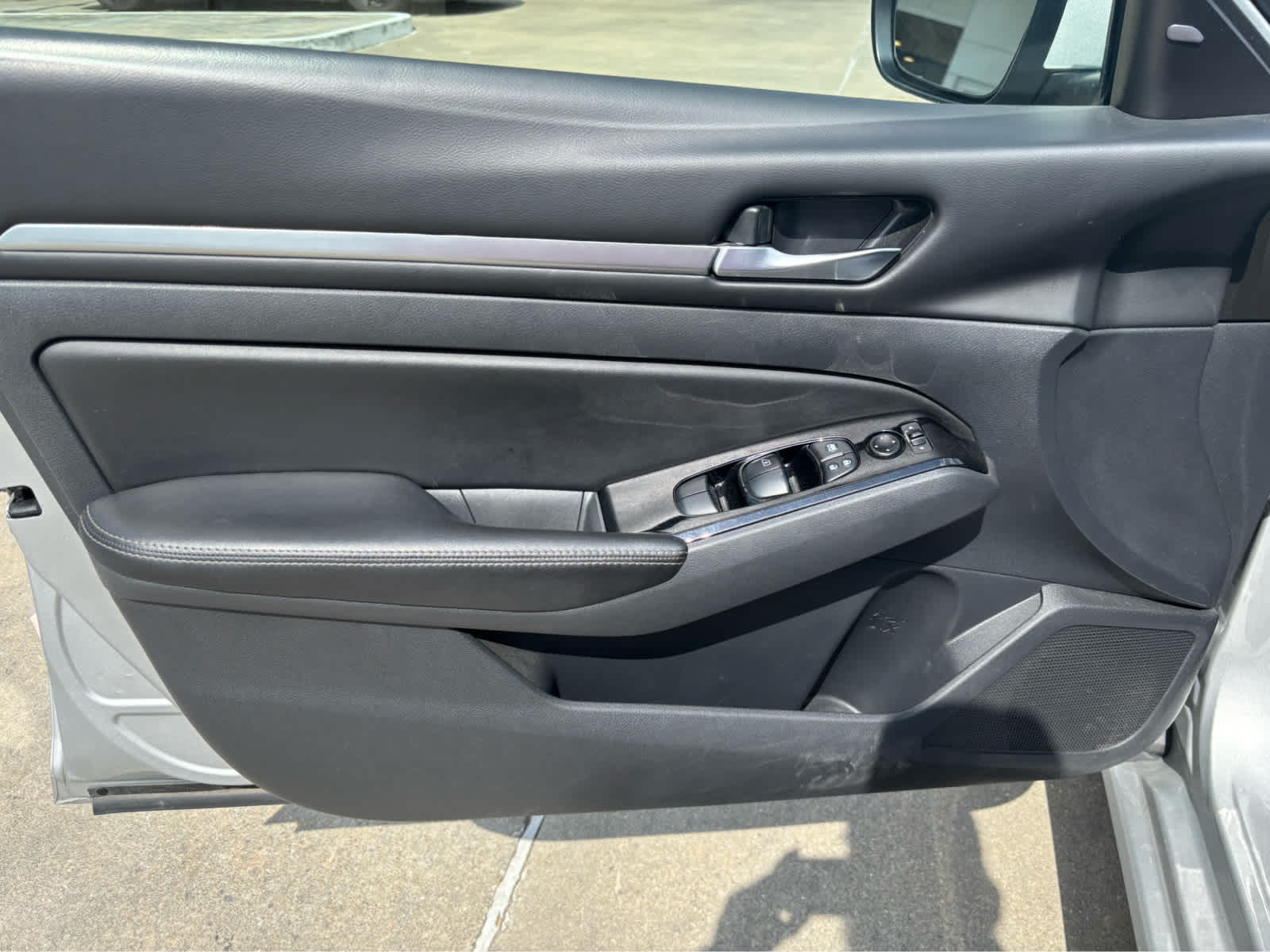 2023 Nissan Altima 2.5 SV photo 9