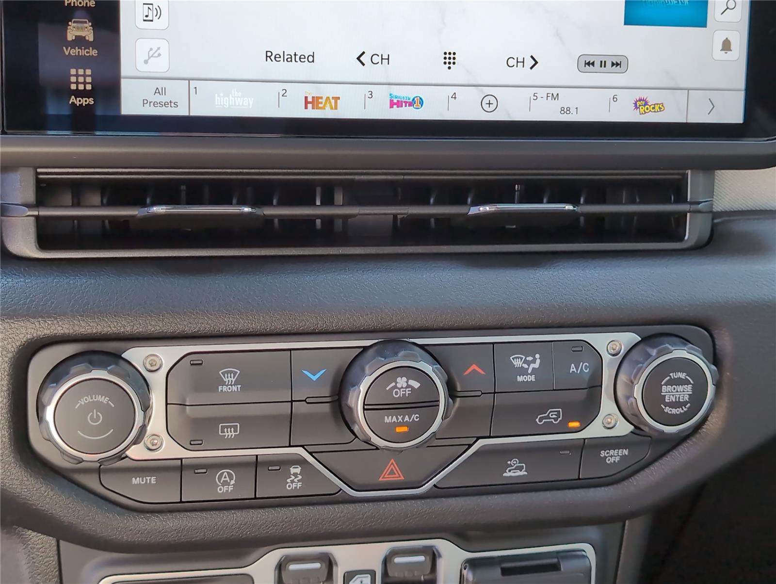 2025 Jeep Wrangler Sport S photo 15