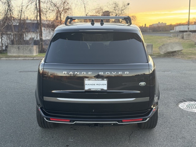 2023 Land Rover Range Rover SE photo 4