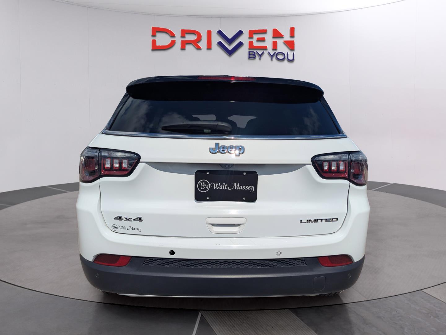 2023 Jeep Compass Limited photo 3