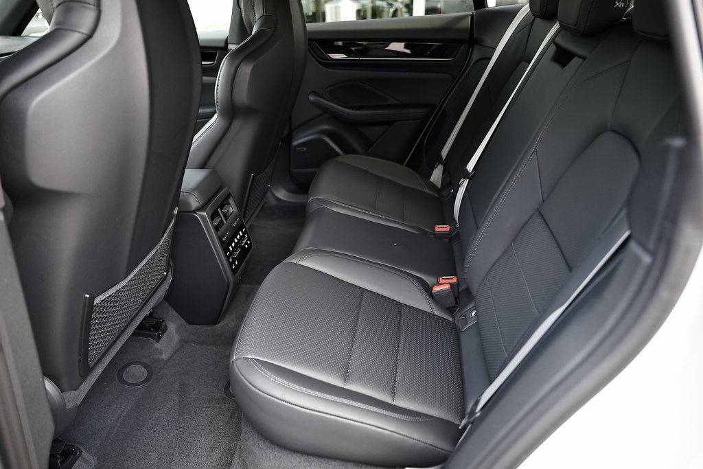 2025 Porsche Macan Electric photo 27