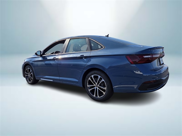 2025 Volkswagen Jetta 1.5T Sport photo 3