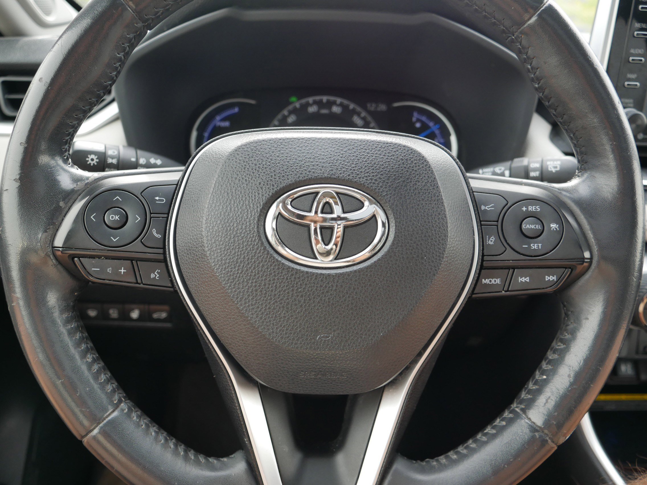 2019 Toyota RAV4 Hybrid Limited photo 22