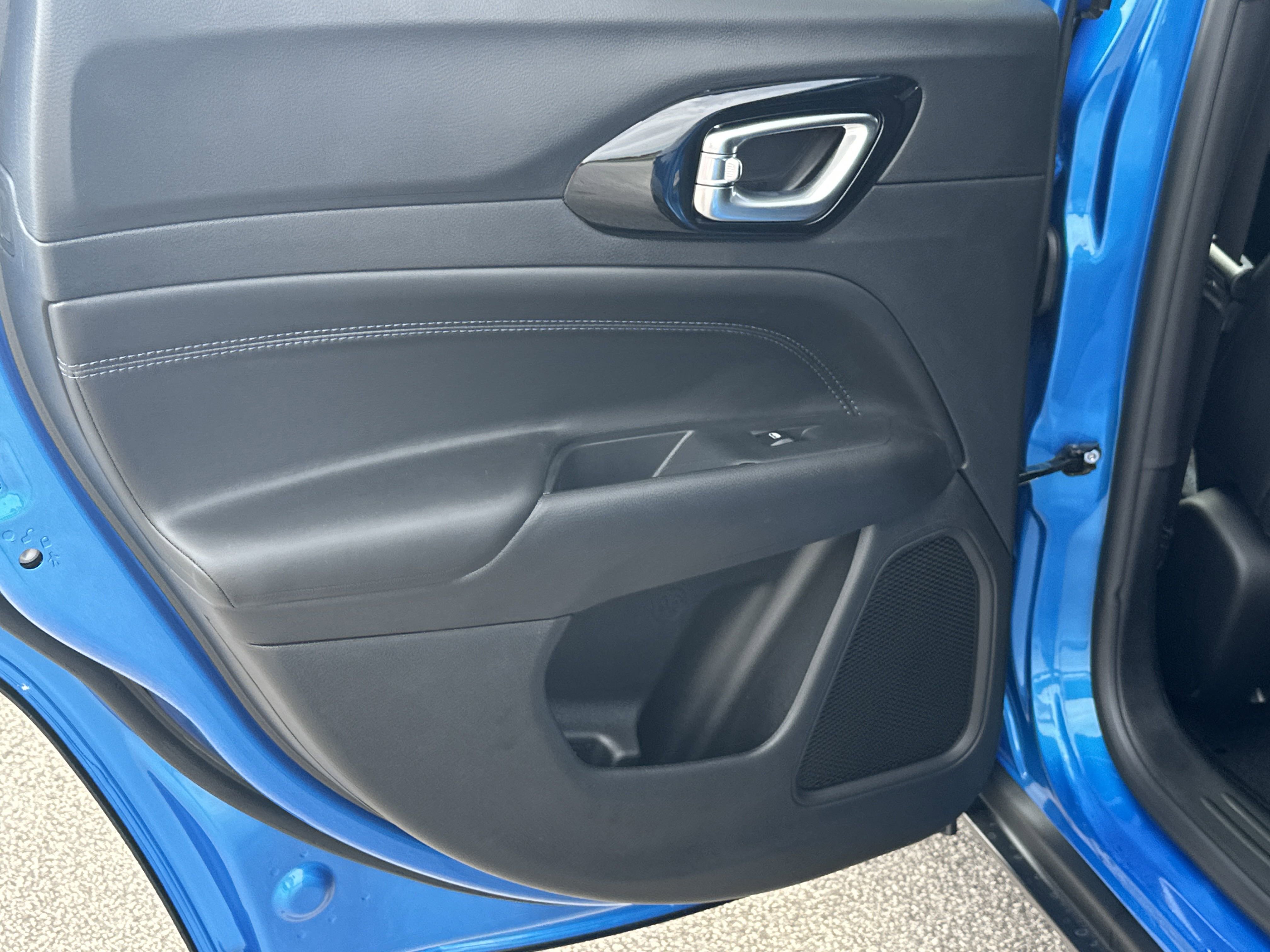 2025 Jeep Compass Latitude photo 4