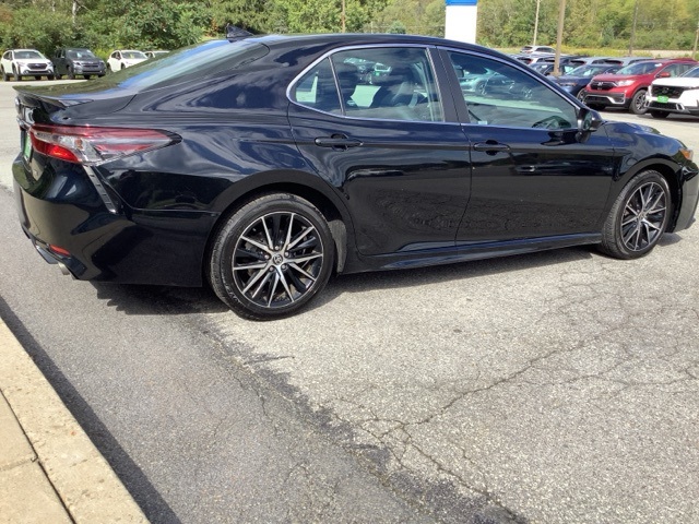 2022 Toyota Camry SE photo 4