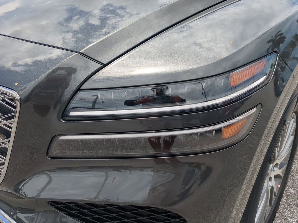 2025 Genesis GV80 2.5T Standard AWD photo 8