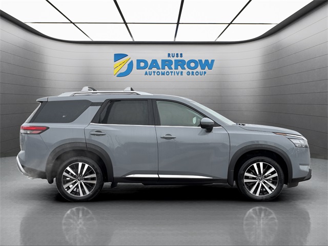 2025 Nissan Pathfinder Platinum photo 5
