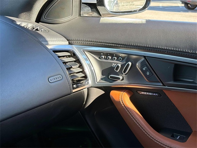 2019 Jaguar F-TYPE P380 photo 26