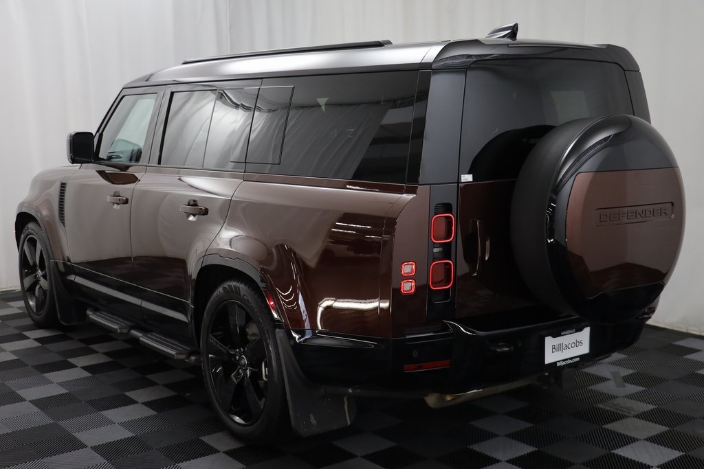 2025 Land Rover Defender 130 X-Dynamic SE photo 16